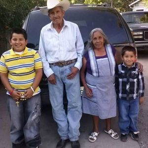 Meet your Posher, Joaquin yovani